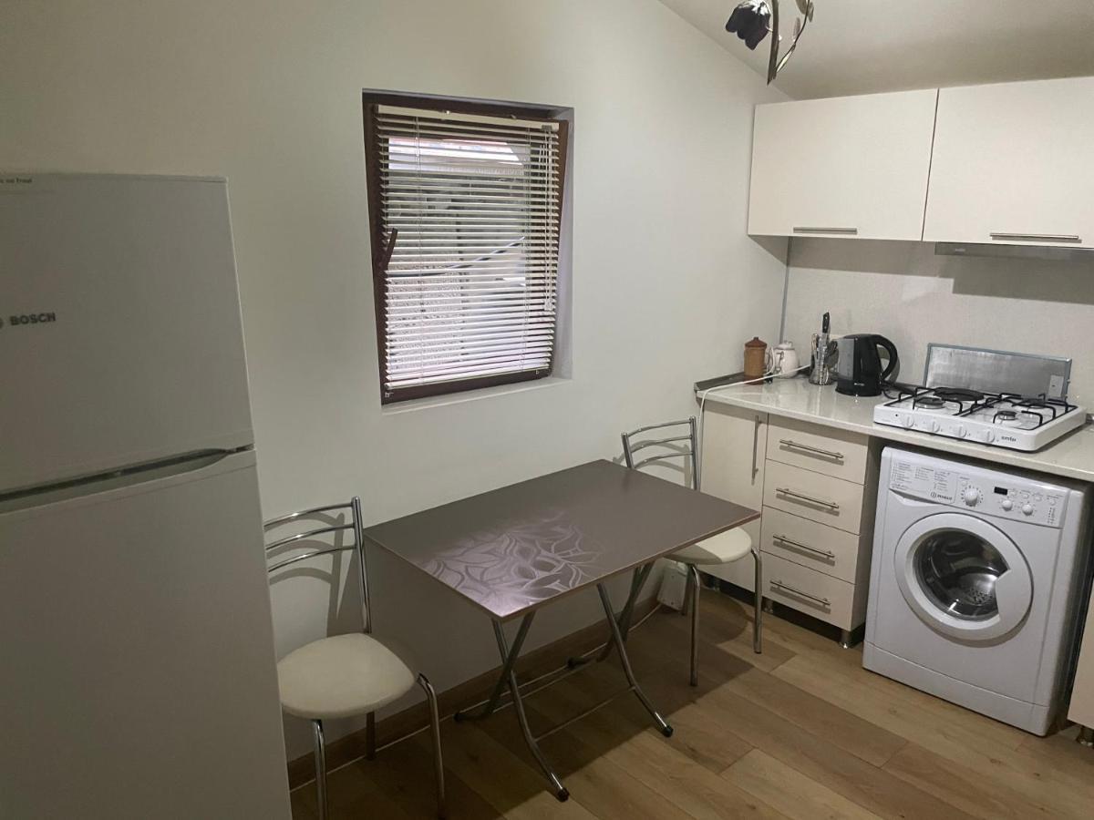 Apartment In The City Center - Old Batoemi Buitenkant foto